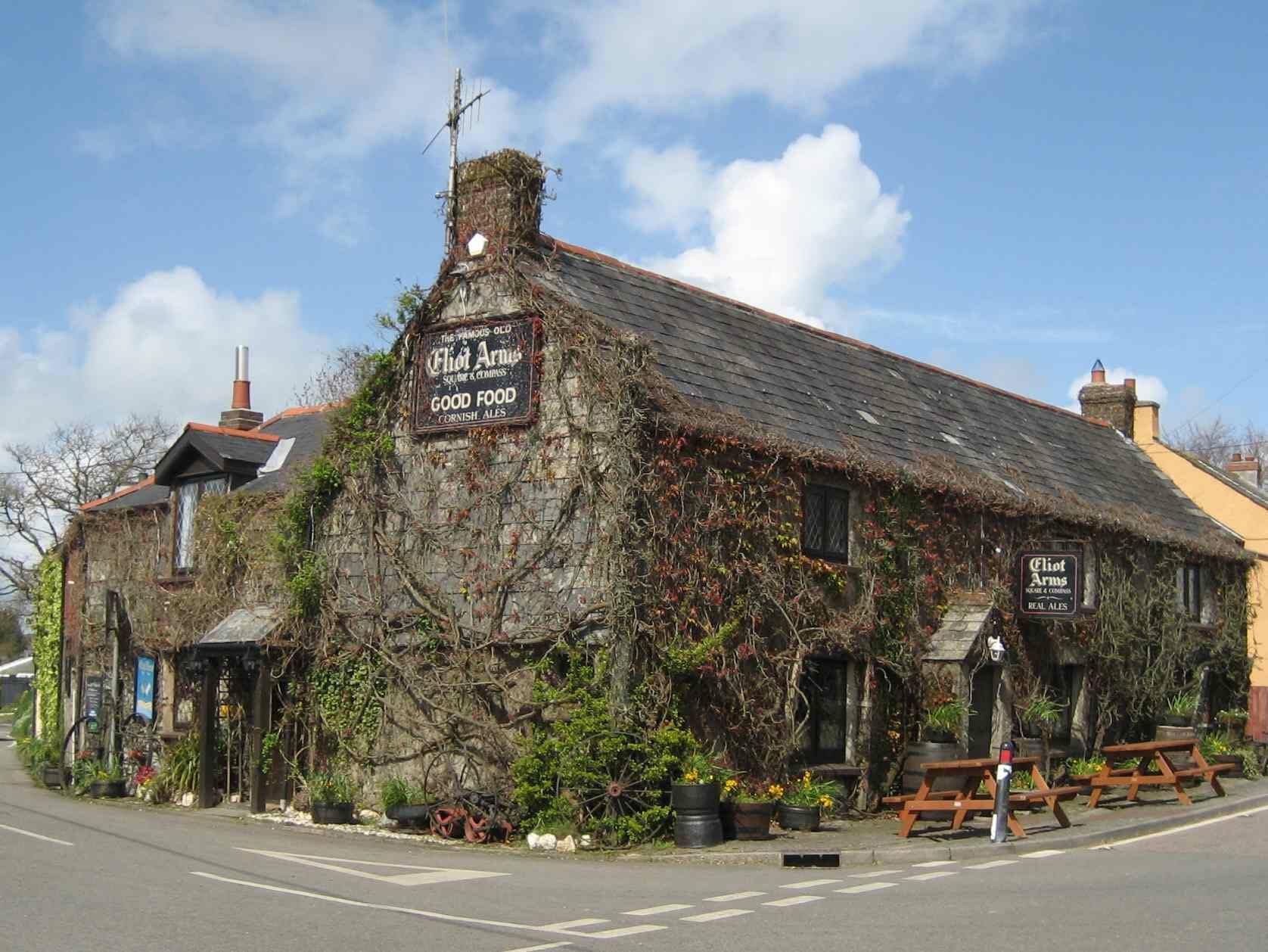 Eliot Arms, Tregadillett